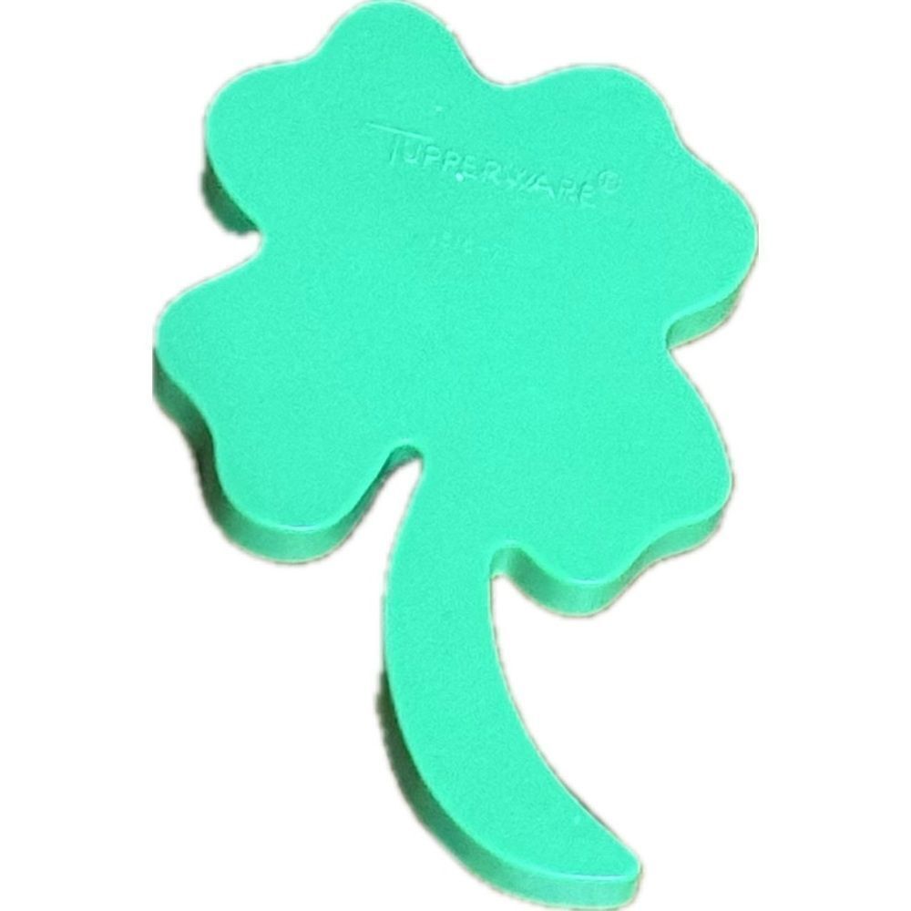 Tupperware Shamrock‎ Cookie Cutter in Green